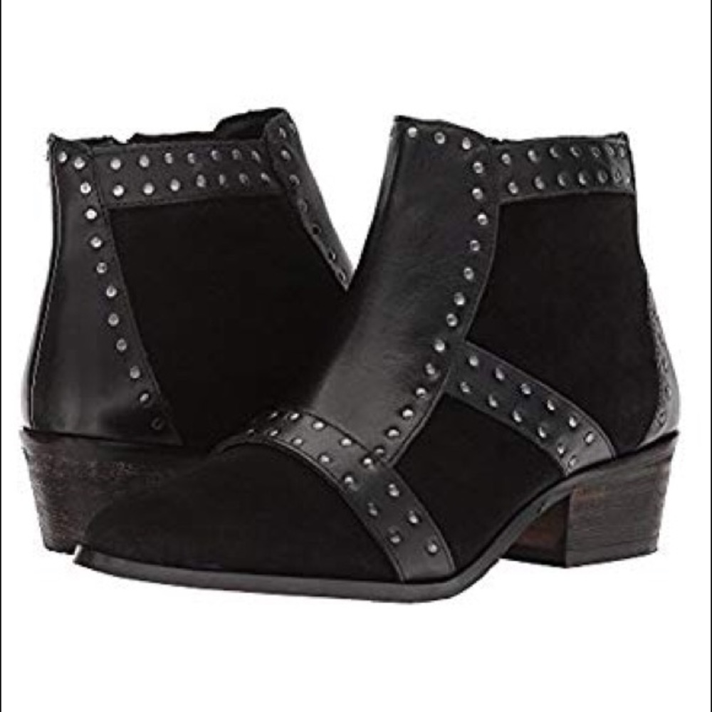 Matisse Sorento Black Booties - Picture 2 of 6